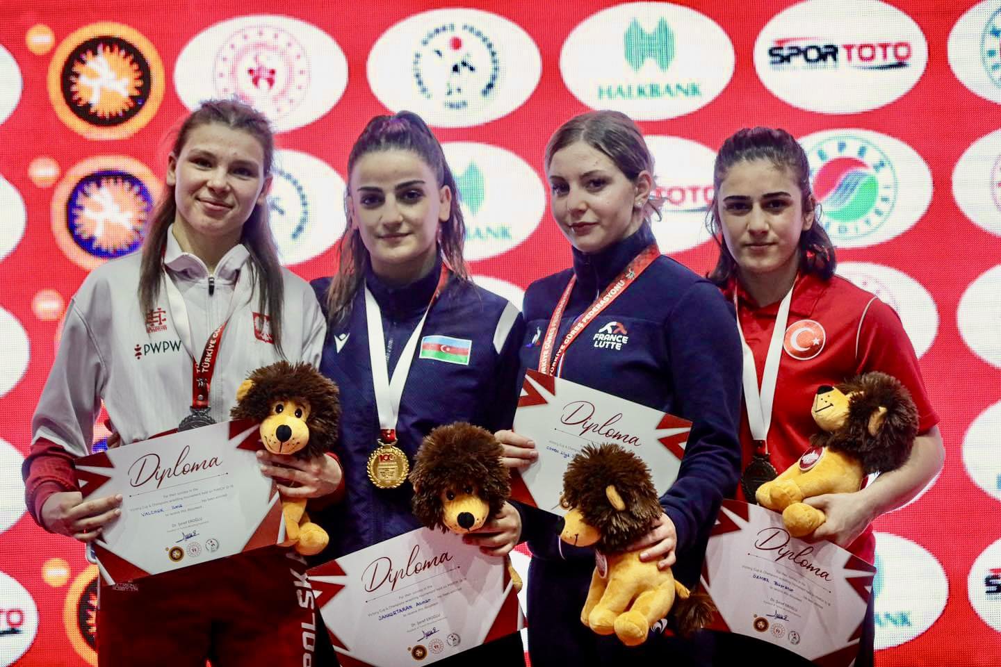 Sporcumuz Büşranur Özmez Bronz Madalya Kazandı post thumbnail image