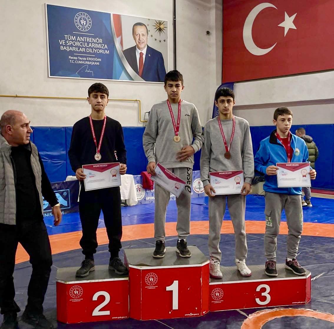 Genç Sporcularımızın Yanında Olmaya Devam Ediyoruz post thumbnail image