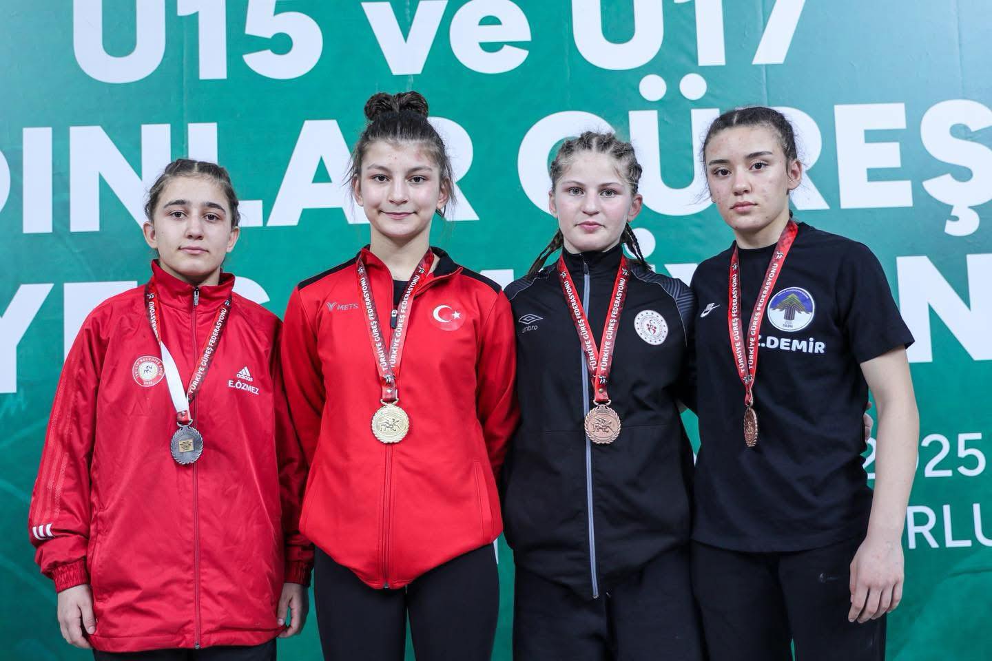 Güreşçimiz Türkiye İkincisi post thumbnail image