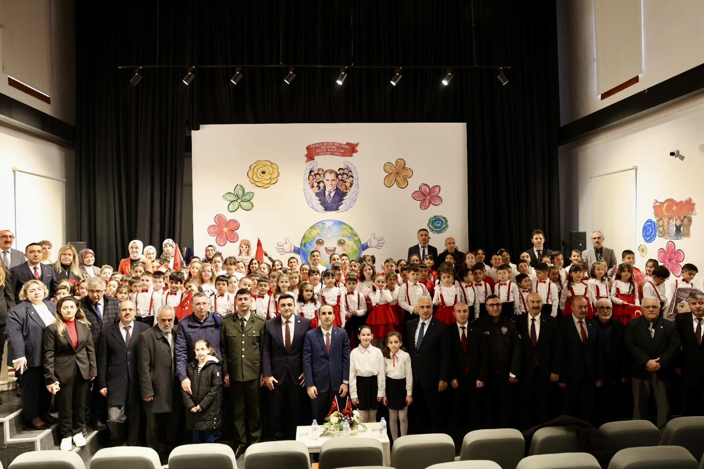 23 Nisan coşkuyla kutlandı post thumbnail image