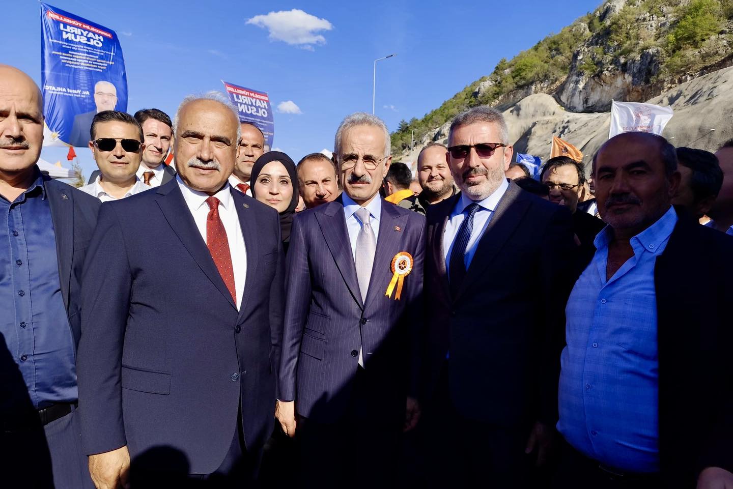 Belediye Başkanımız Sayın İsmail Çizikci, Çorum-Laçin Yolu ve Kırkdilim Tünelleri Açılış Töreni’ne katılım sağladı. post thumbnail image