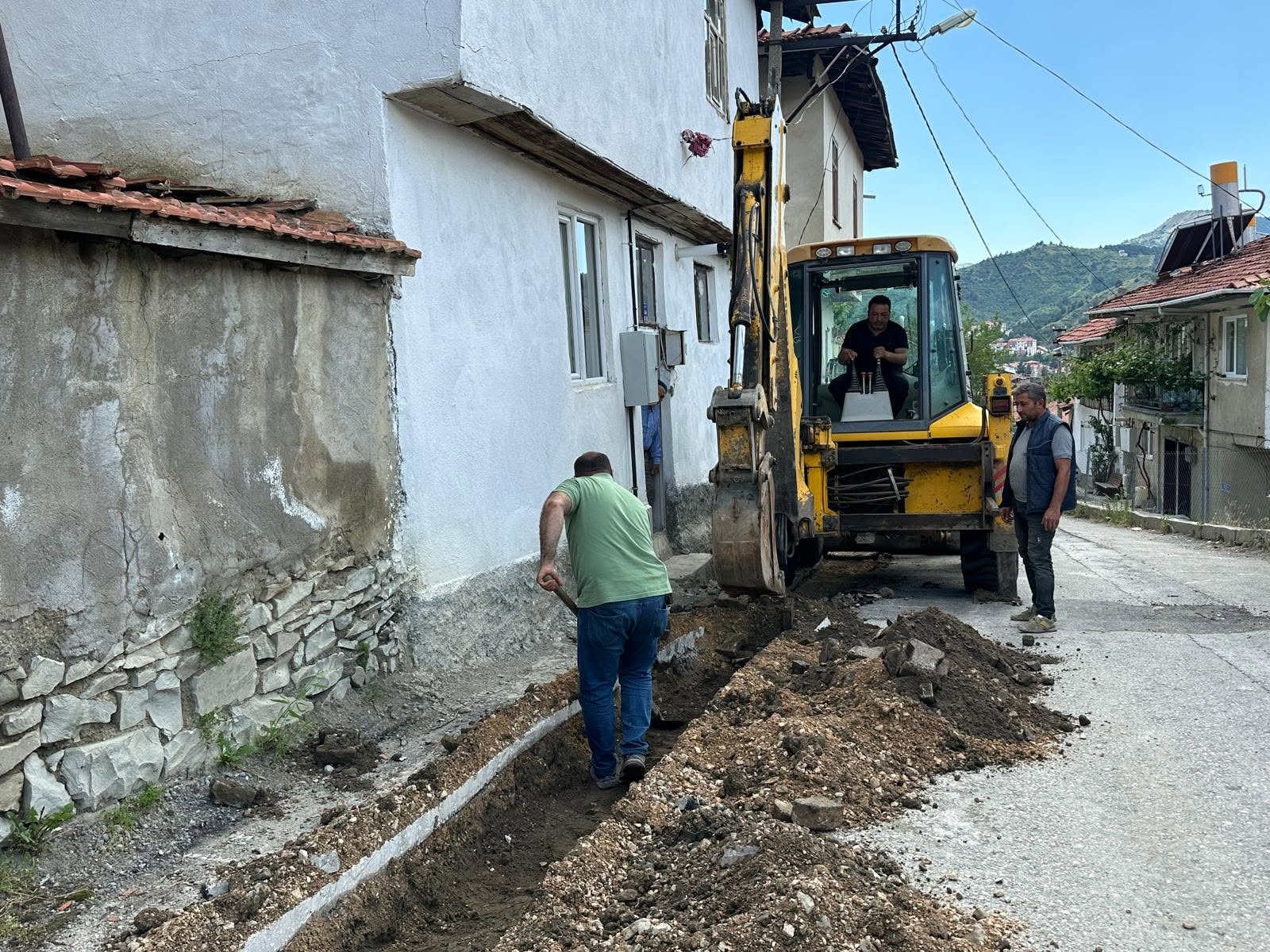 Yivlik Suyu Hattında Yenileme Çalışmaları Başladı post thumbnail image