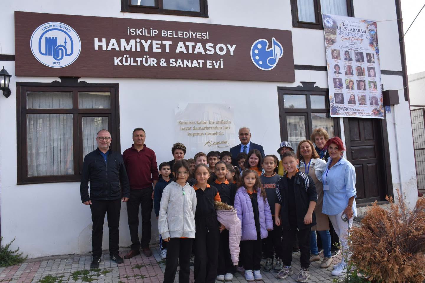 BİR RENK, BİR İZ; İSKİLİP’TE SANATIN HİKÂYESİ BAŞLADI post thumbnail image