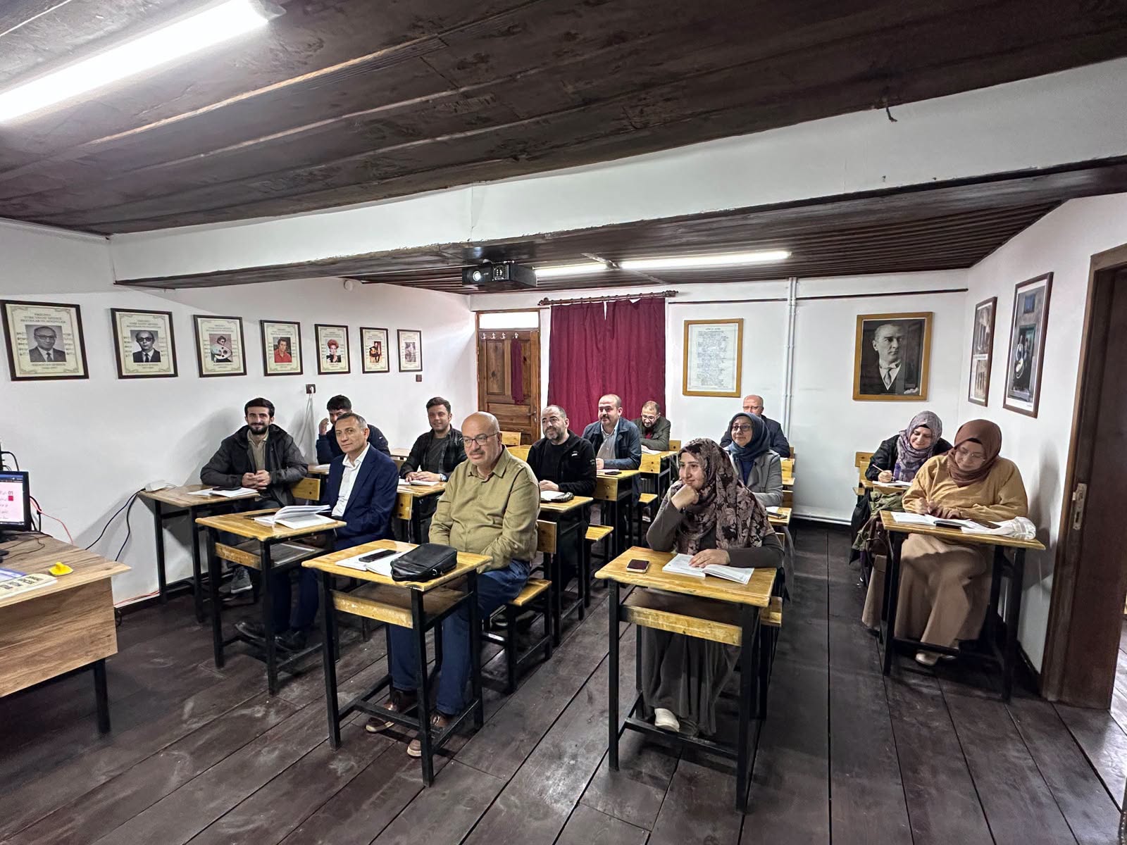 OSMANLI TÜRKÇESİ EĞİTİMİ HAMİYET ATASOY KÜLTÜR VE SANATEVİMİZDE BAŞLADI post thumbnail image